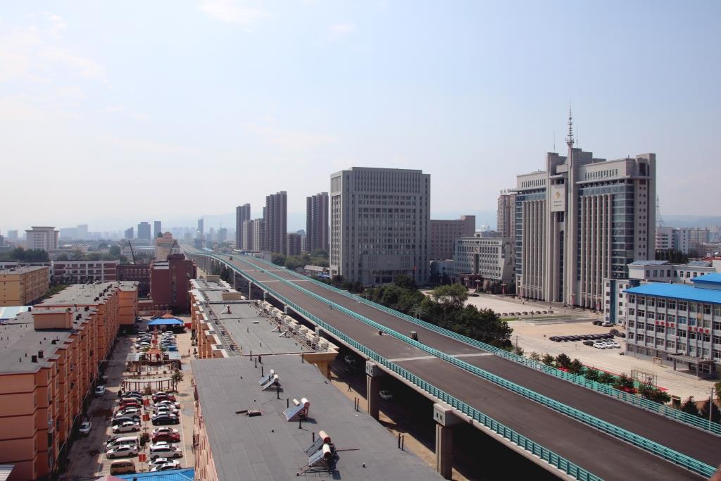 【中國(guó)交通報(bào)】風(fēng)勁潮涌逐浪高,塞外通途踏歌行